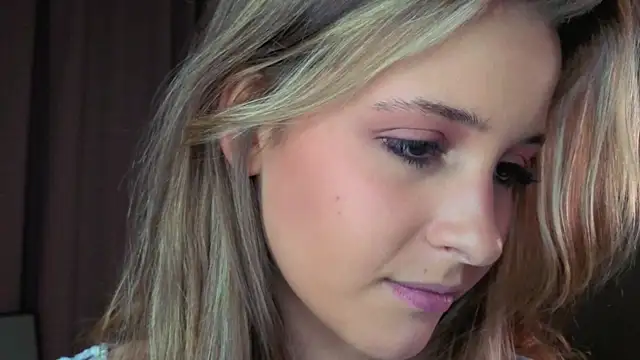 loveseekins (F teen) - flash my panties hehe