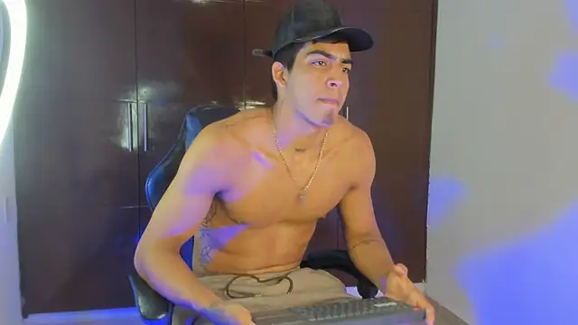 Milo_LatinBoy webcam