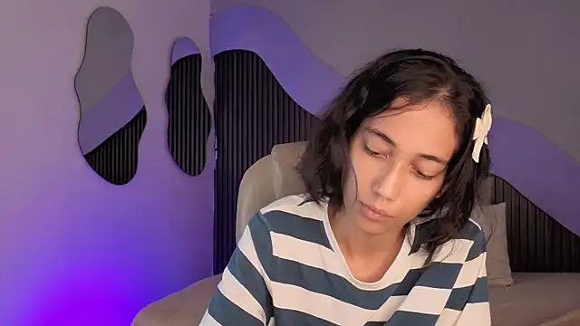 hot_little_bunny webcam