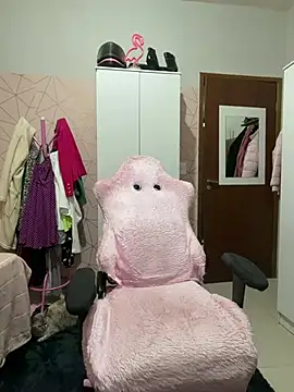 Irresistible24 webcam