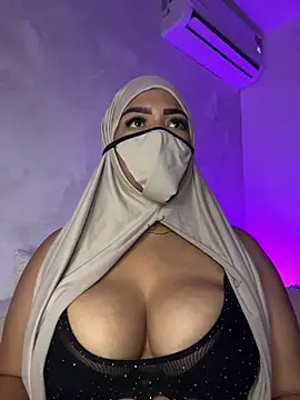 Live sex cam of thaira_aly