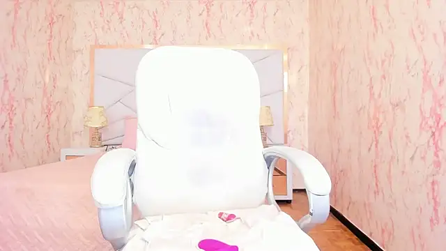 Emily_Whinfre webcam