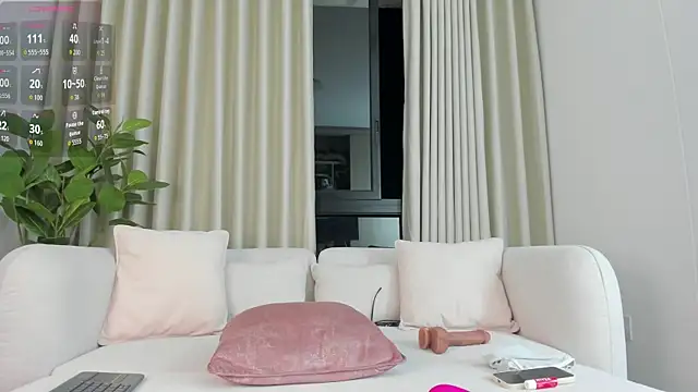 MaddyMay_ Stripchat cam model