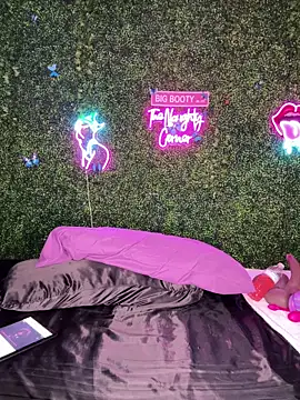 renathickass - RenaThickAss's free webcam - UK Sex Cams