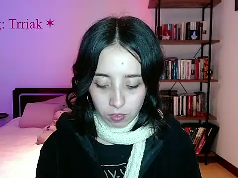 babyluna_8_8 - Babyluna_8_8's free webcam - UK Sex Cams