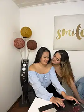 Antonella_Julieta webcam