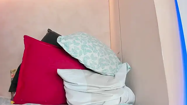 gingermoon_ - GingerMoon_'s free webcam - UK Sex Cams