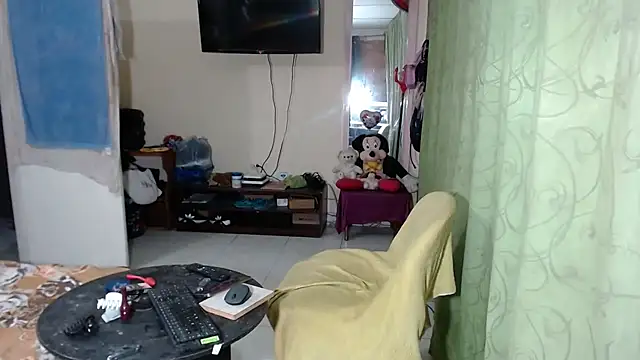 Sashaferrari2000 live sex cam