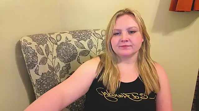 PhatAssBlond webcam