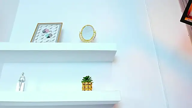 IsabellaMonet webcam