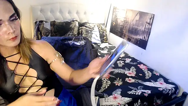 NinaDOM4CUM live sex cam