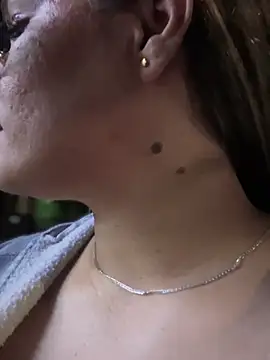 big_tits_in_your_face webcam