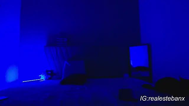 Esteban_Knight webcam