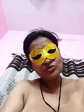 Webcam Model (Gullapi)  is live.Free join now!