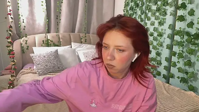 Love_is_Lola live sex cam