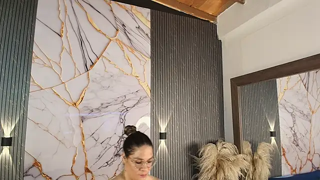 big_tits_in_your_face webcam