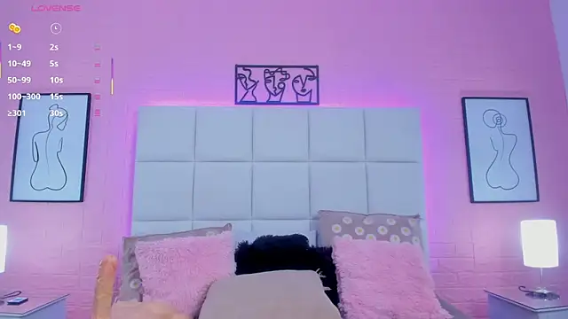 charlotte_kisss webcam