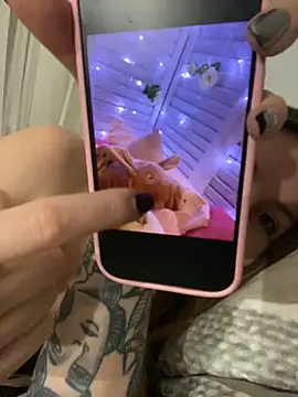 Webcam Model (KrisMagnoly)  is live.Free join now!