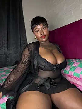 QUEEN_NOBUHLE_FEMDOM_777 webcam