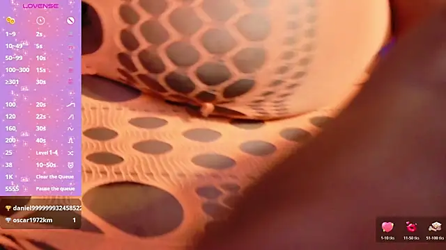 ebony_NeighborMoans webcam