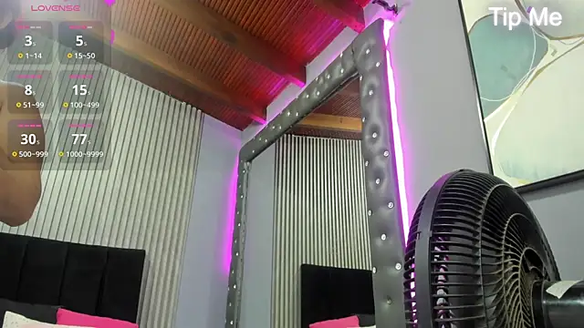 Paulinna_Curvy webcam