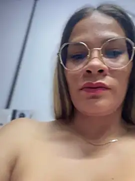 big_tits_in_your_face webcam