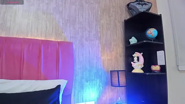 Kendra_kobein webcam