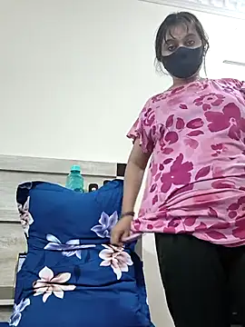 HeartlessGirl webcam