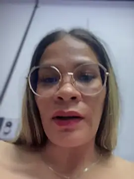 big_tits_in_your_face webcam