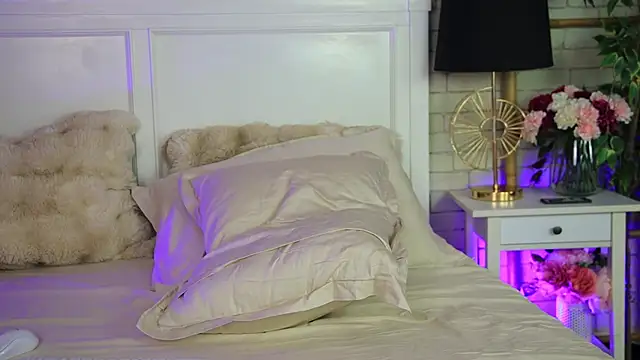 emillybronte - EmillyBronte's free webcam - UK Sex Cams