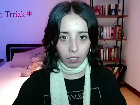 babyluna_8_8 - Babyluna_8_8's free webcam - UK Sex Cams