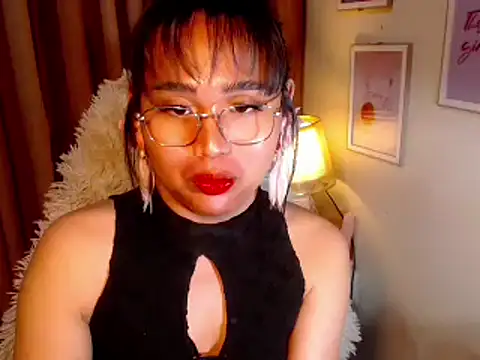 urmidnightcravingsxx webcam