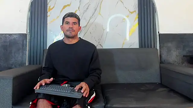 Latins_on_fire webcam