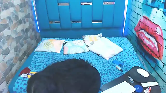 violet_bigcock774 webcam