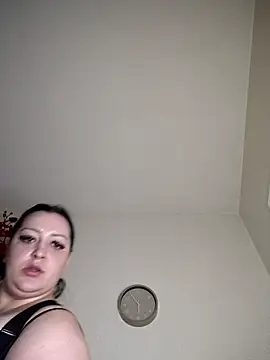 Webcam Model (AMYRA_HOT)  is live.Free join now!