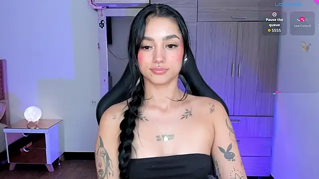 lizzie_corner_v - Lizzie_corner_v's free webcam - UK Sex Cams