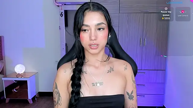 Lizzie_corner_v webcam