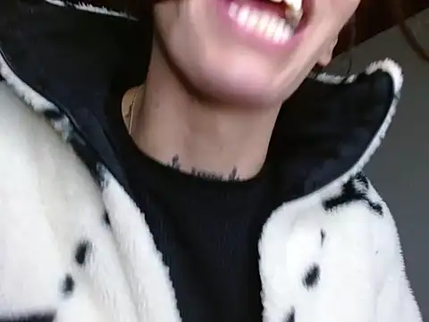 Scarlett_crastrawberry webcam