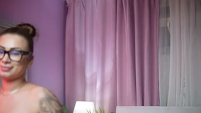 ameliabarbie - AmeliaBarbie's free webcam - UK Sex Cams