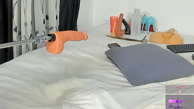 CREAMY_BUBBLEGUM webcam