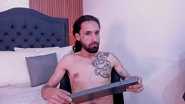 hisoka_011 - Hisoka_011's free webcam - UK Sex Cams