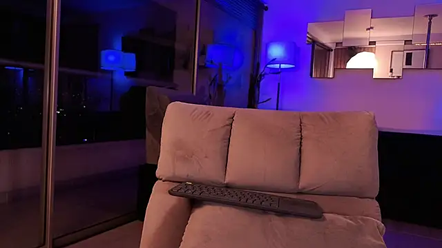 mandi4pole_ (F young) - LAST TIP CONTROL MY TOY