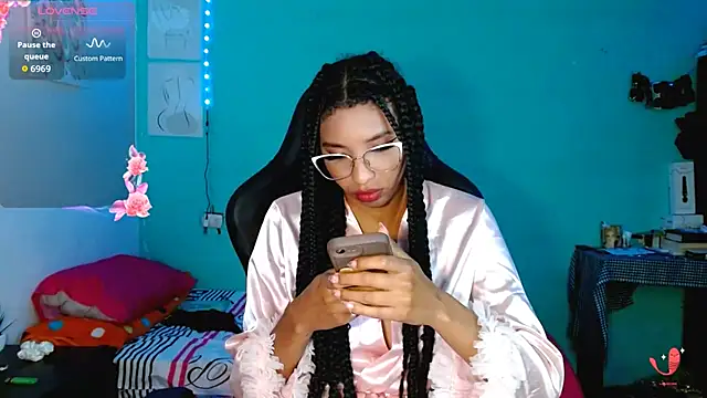 sensitive_brunette webcam