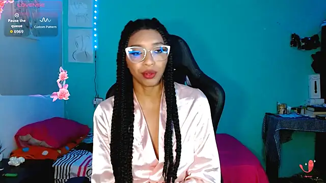 sensitive_brunette webcam