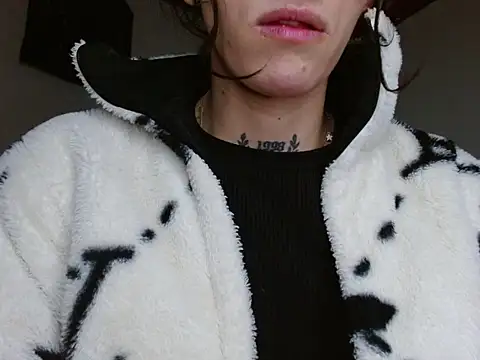 Scarlett_crastrawberry webcam