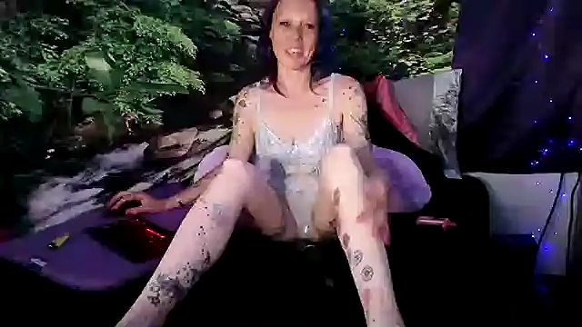 Freckleangel69 webcam