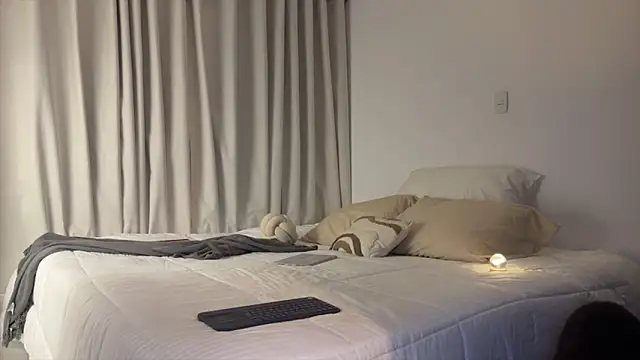 Miia_Vega_ live sex cam