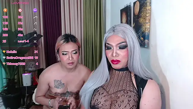 QueensOfcum webcam