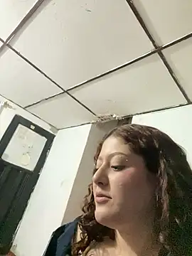 Amber_rosse_outdoors webcam