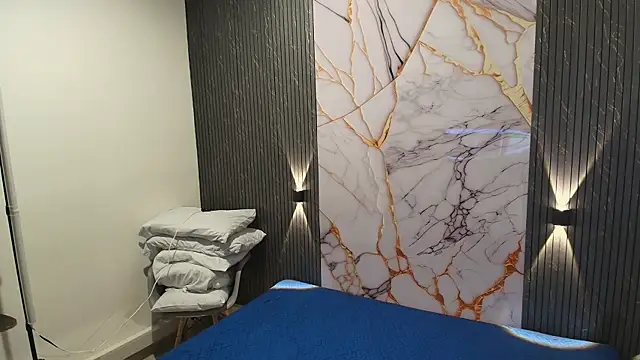 big_tits_in_your_face webcam